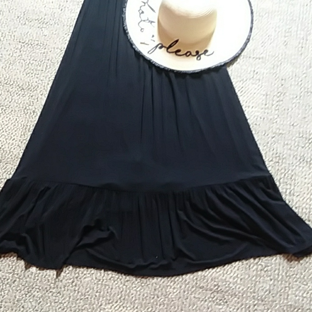 COMFORTABLE AND FLOWY BLACK OLD NAVY MAXI DRESS🌷 - Picture 4 of 6